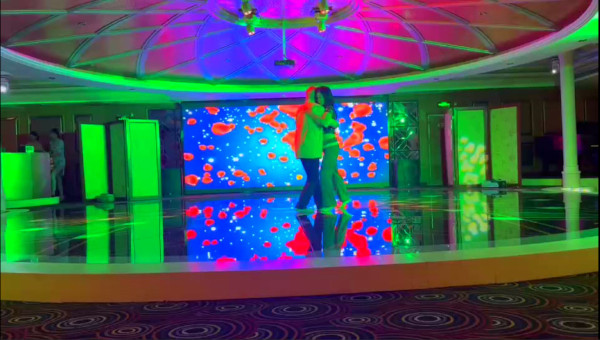 Jean-Yves Pelletier, Spectacle de Tango Argentin, Croisière sur le Yangtsé, Chine 2024