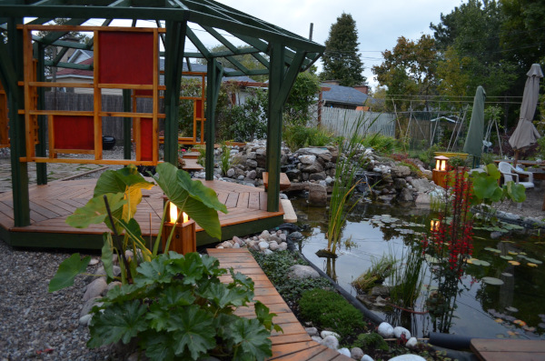 Belle construction de l'étang de jardin de Ngan Siu Mui par Jean-Yves Pelletier, 2011
