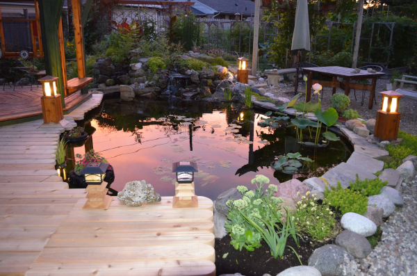 Belle construction de l'étang de jardin de Ngan Siu Mui par Jean-Yves Pelletier, 2011