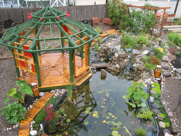 Belle construction de l'étang de jardin de Ngan Siu Mui par Jean-Yves Pelletier, 2011